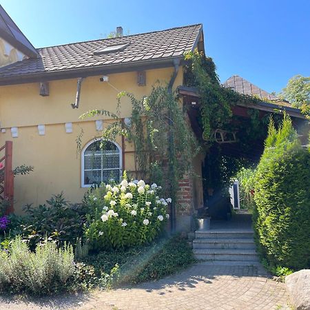 Dwor Boratyn Bed & Breakfast Exterior photo