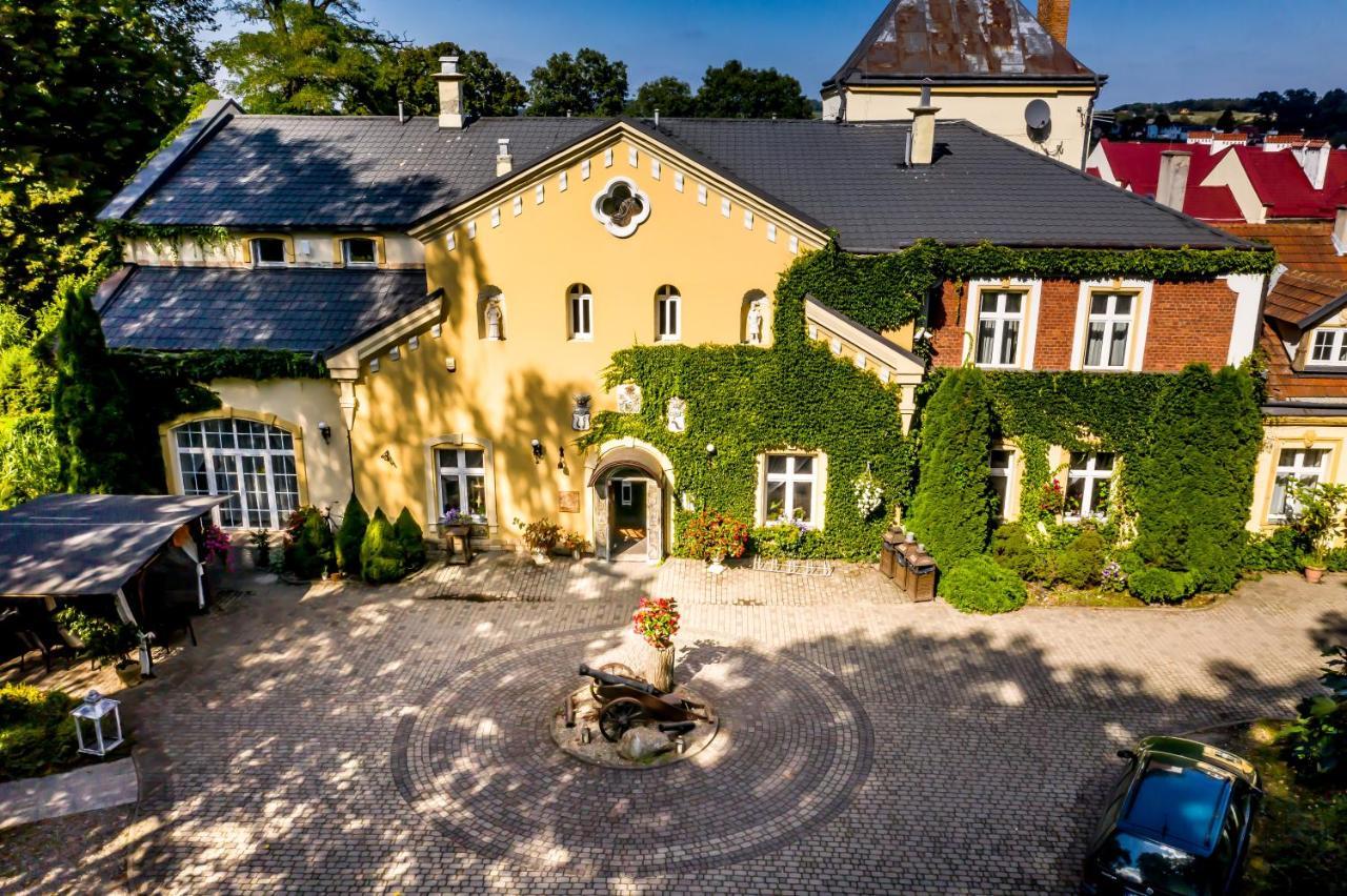 Dwor Boratyn Bed & Breakfast Exterior photo