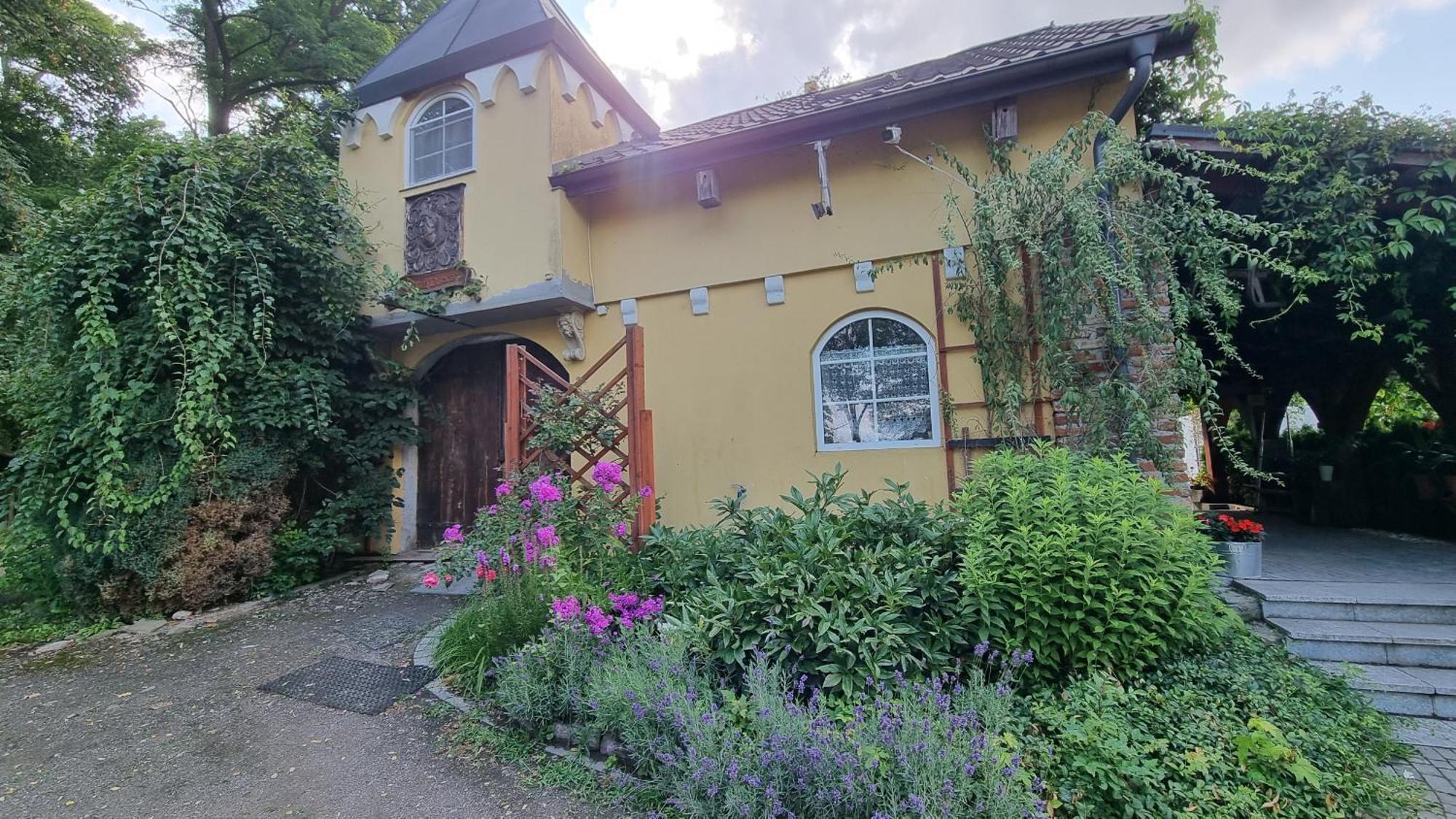 Dwor Boratyn Bed & Breakfast Exterior photo